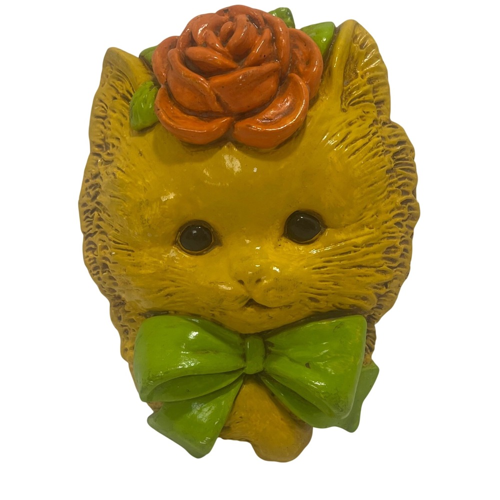 VTG Chalkware Yellow Cat Kitten Green Bow Tie Orange Rose Hat Wall Plaque 7"